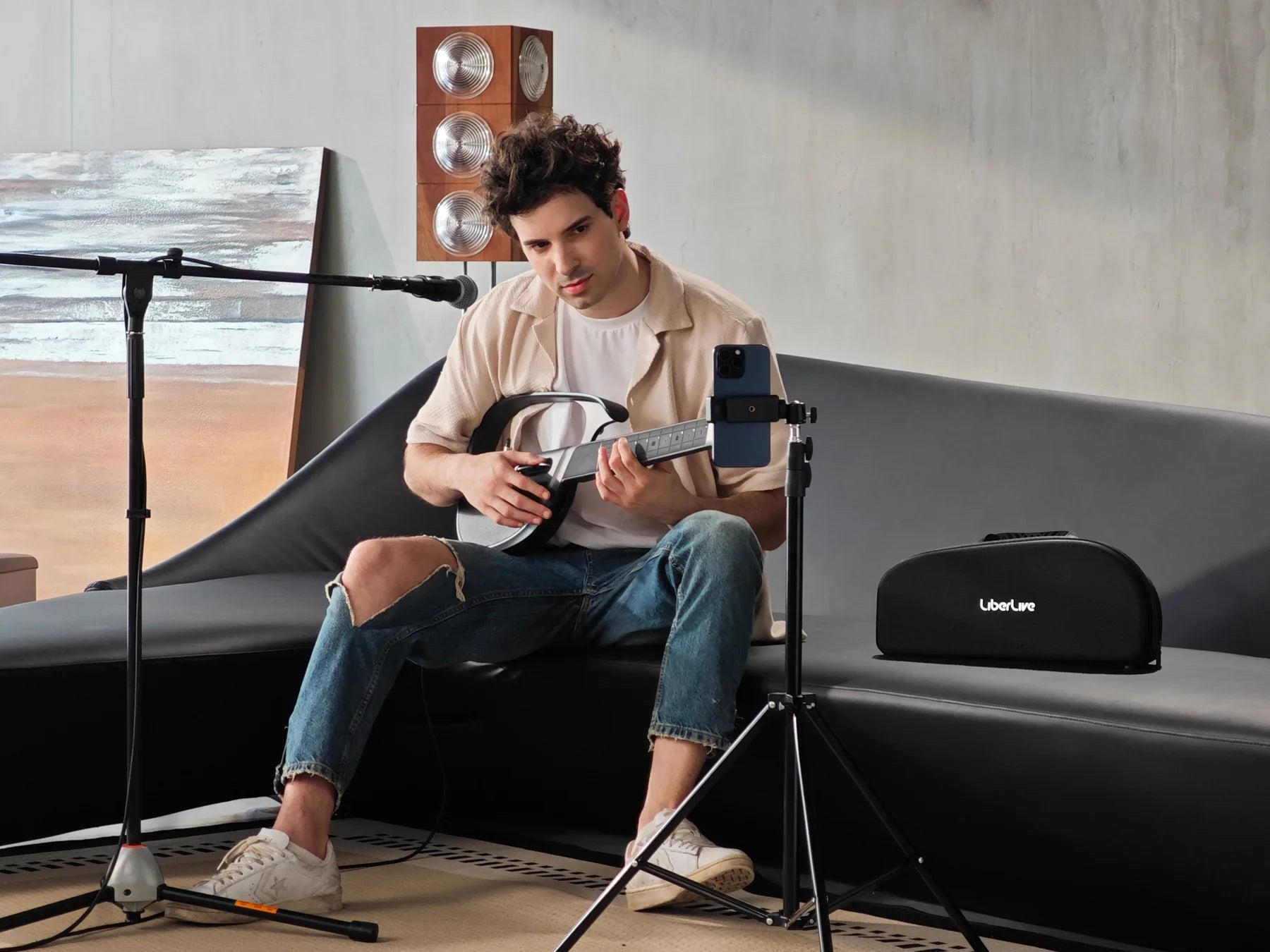 How Playable Is a Stringless Smart Guitar? What Beginners Should Know